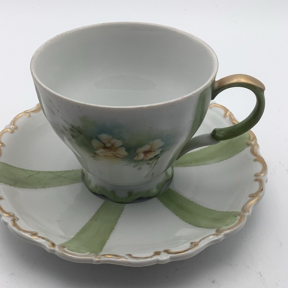 Vintage Bavaria Seltzmann Weiden Hand-Painted Cup and Saucer - Picture 3 of 15